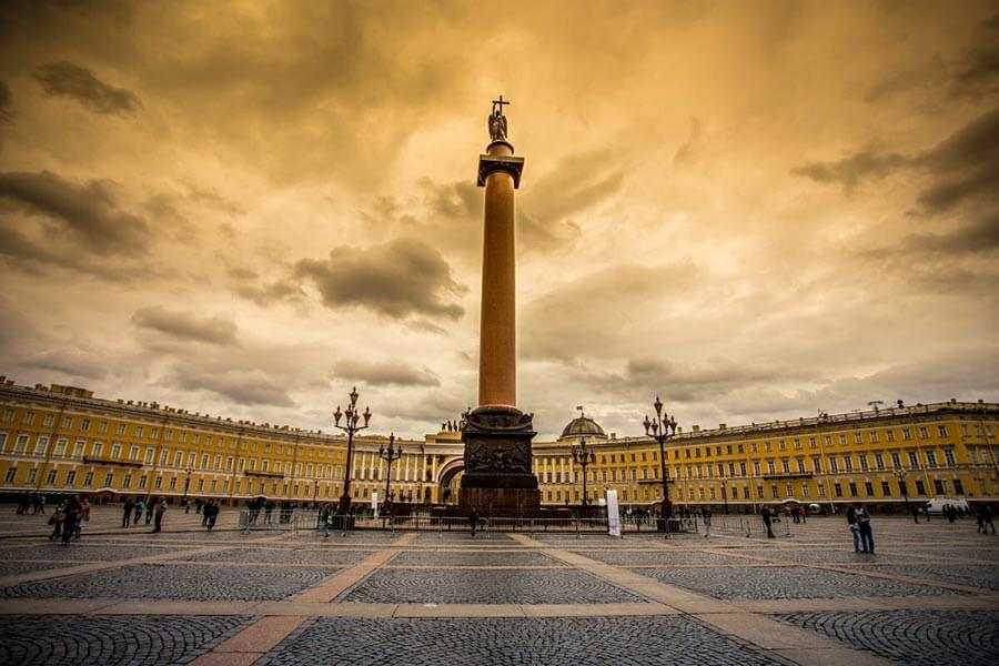 Александровская колонна  в санкт-петербурге