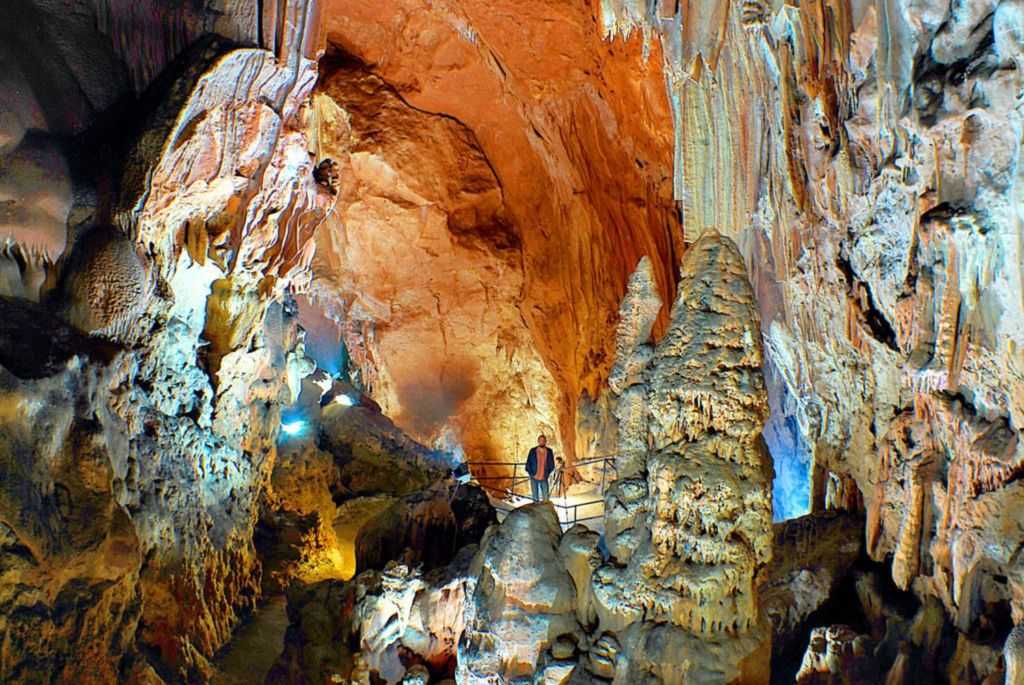 Скельская пещера в крыму: царство сталактитов и сталагмитов