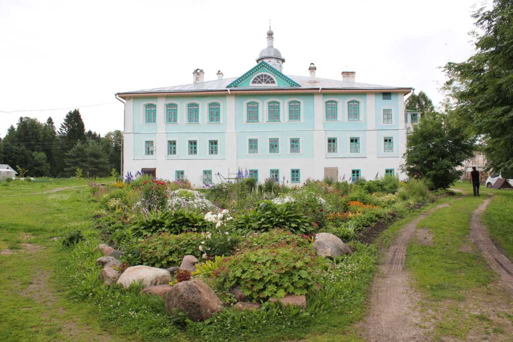 Свято-троицкий павло-обнорский монастырь - вики