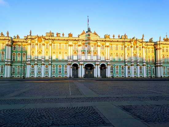 Зимний дворец: история императорской резиденции и часть современного эрмитажа