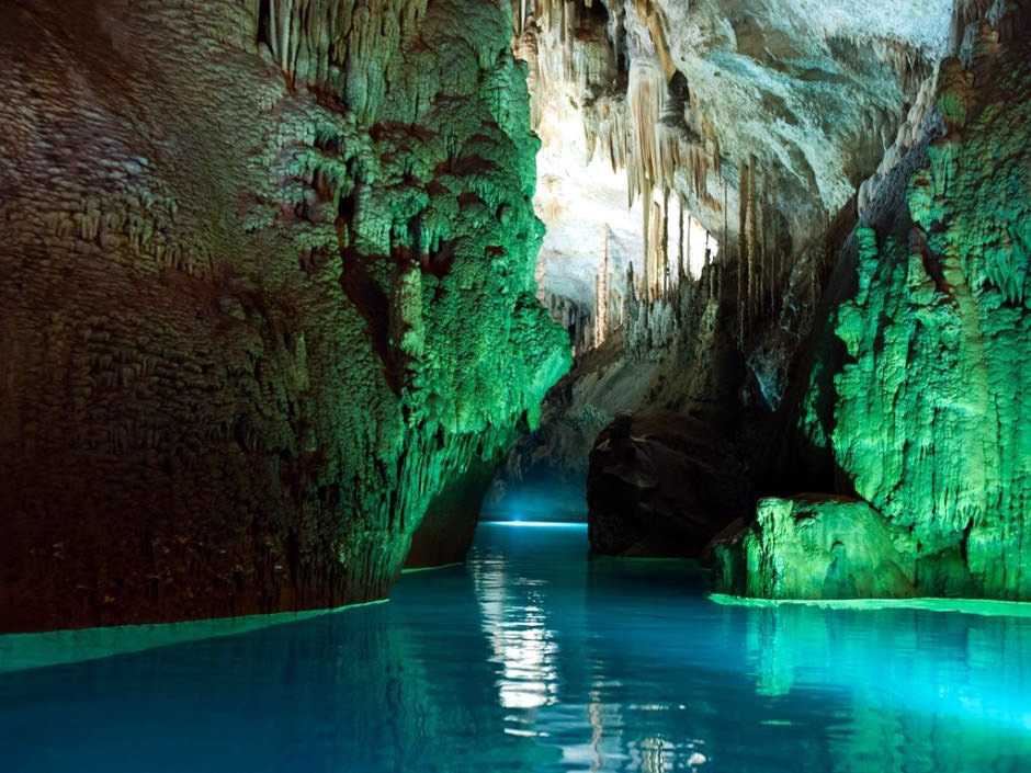 Красивые пещеры планеты: таинственное очарование