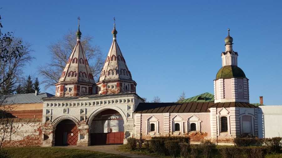 Ризоположенский монастырь - вики