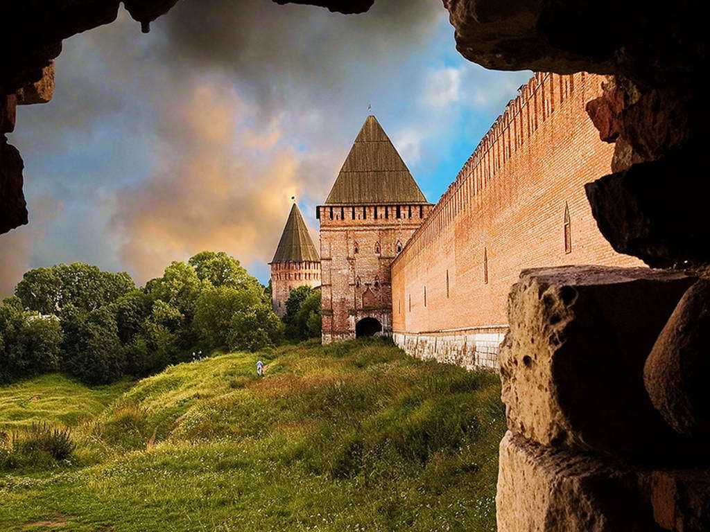 Смоленская крепость: западный щит россии