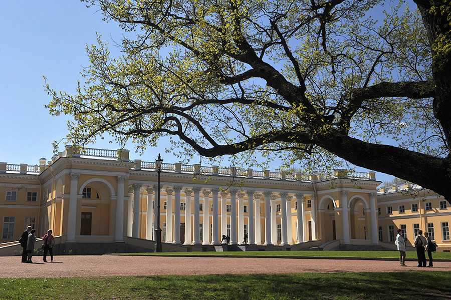 Александровский дворец и его двухвековая история