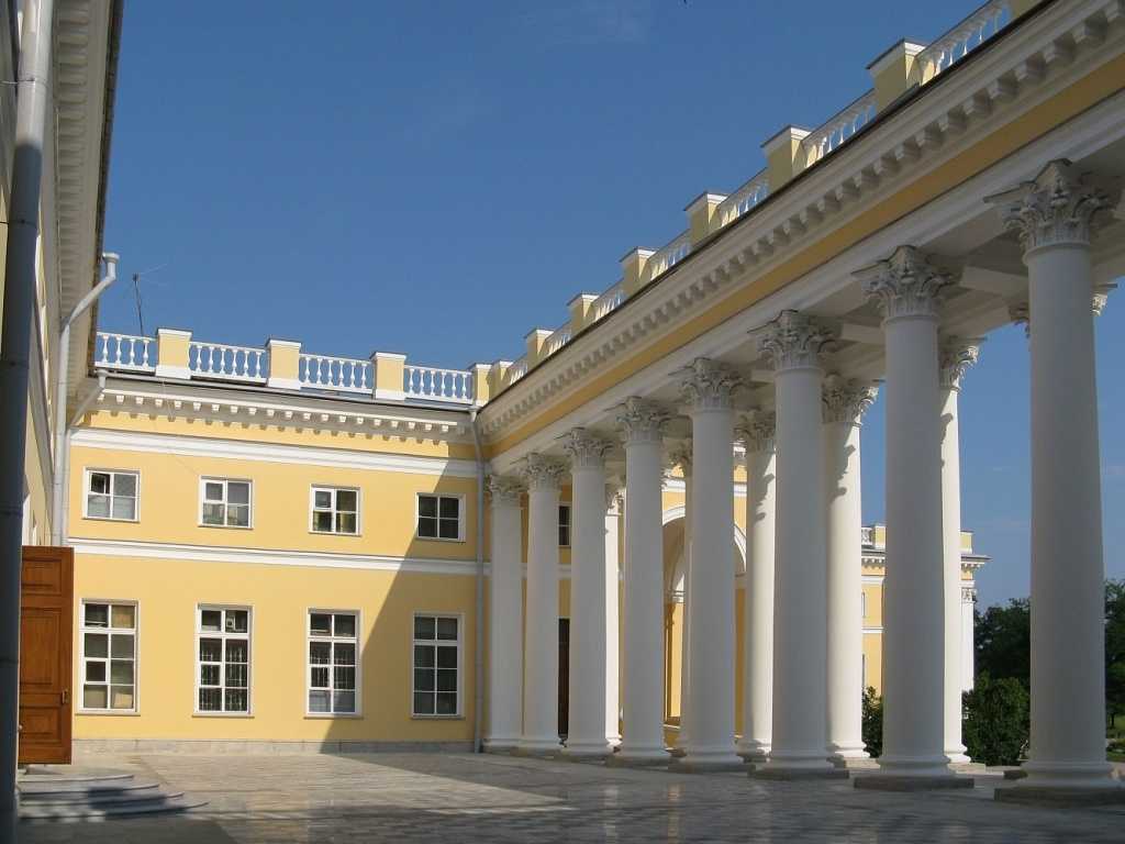 Пушкин (царское село). александровский дворец