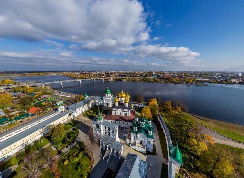 Спасо-преображенский монастырь в ярославле.