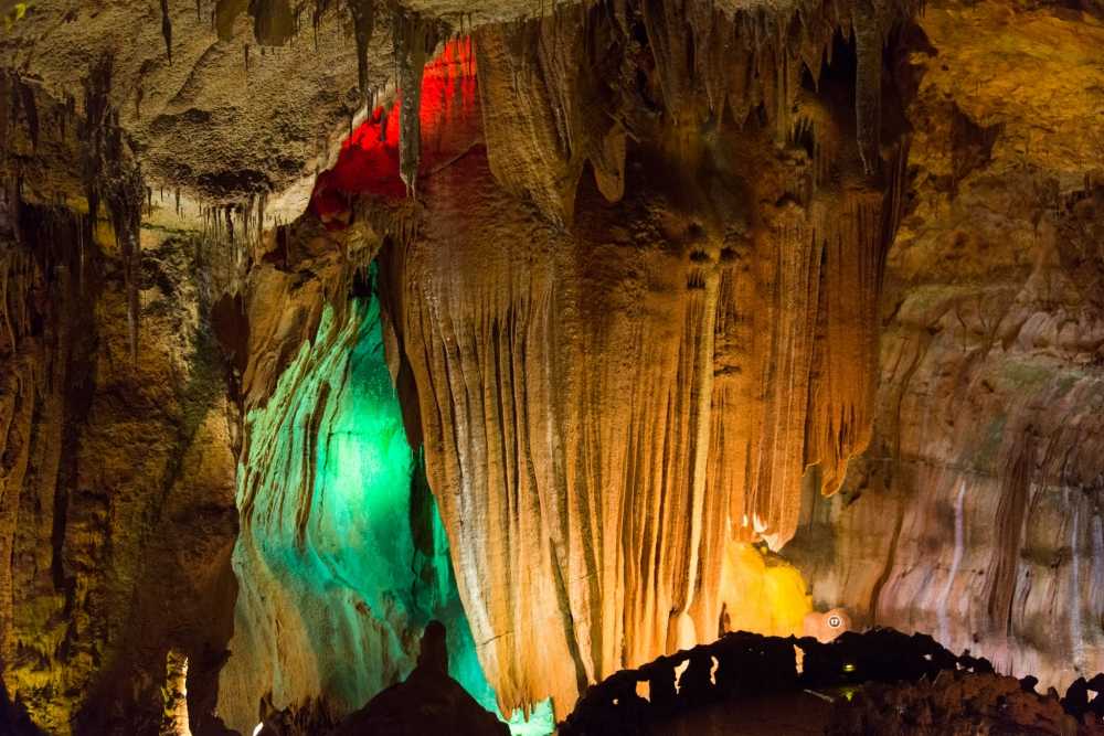 Самые красивые пещеры в мире: список + фото