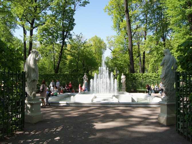 Летний сад-дворец в санкт-петербурге