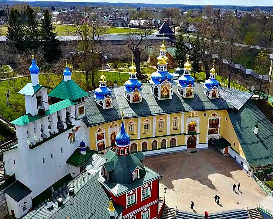 Псково-печерский монастырь: история, описание, фото