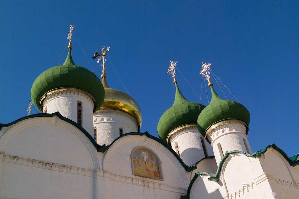Суздаль. спасо-евфимиев монастырь. стены, башни, окружающая территория