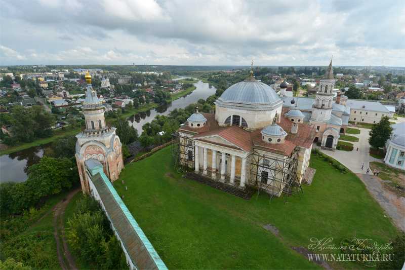 Новоторжский борисоглебский монастырь и панорамы торжка