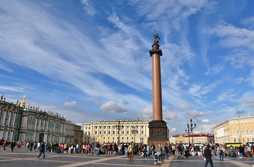 Дворцовая площадь – главный архитектурный ансамбль санкт-петербурга
