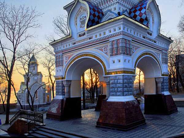 Николаевские триумфальные ворота во владивостоке: адрес, история, описание.