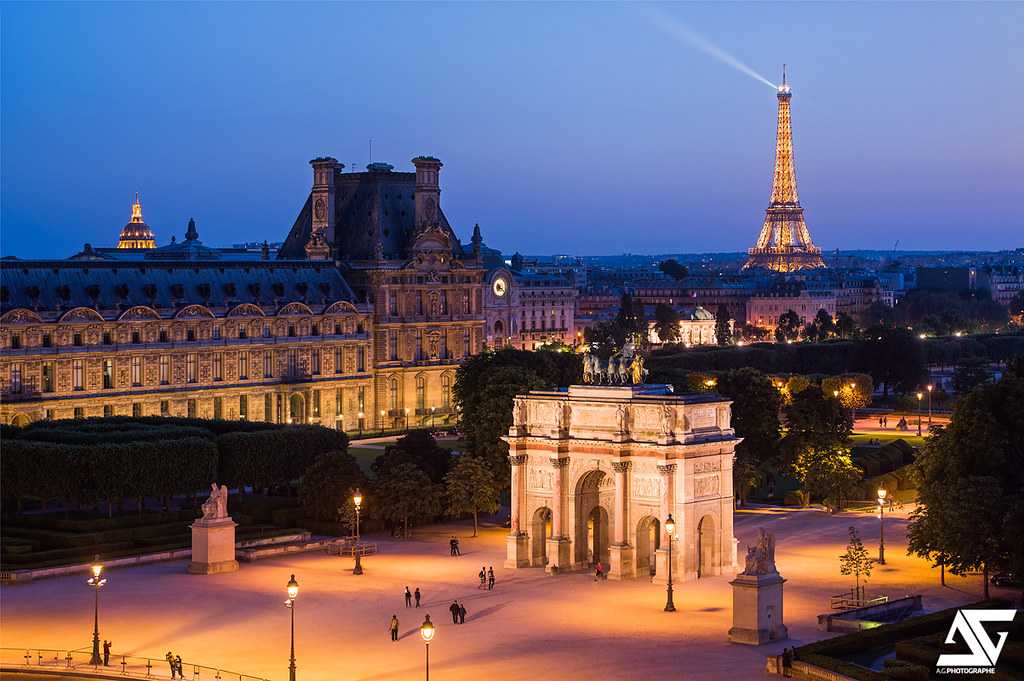 Область парижа. Эйфелева башня (Франция). Версаль (Франция).. Версаль Париж башня Эйфелева. Париж ночная площадь Карузель. Поездка во Францию.