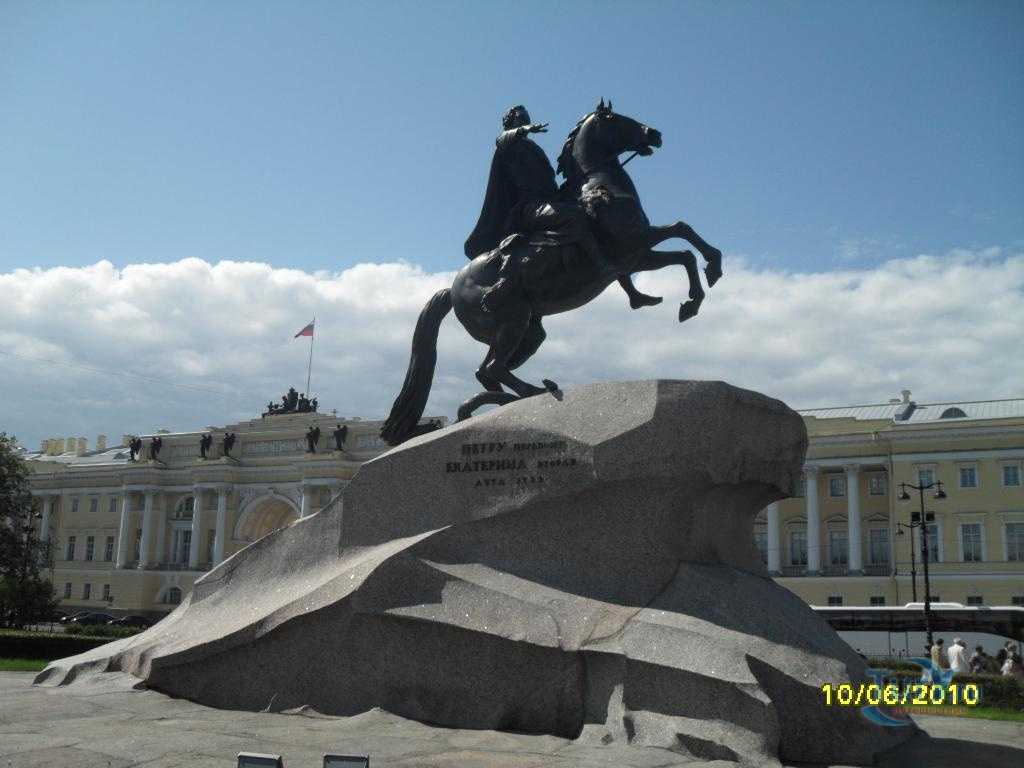 Медный всадник в санкт-петербурге: фото и где находится памятник?