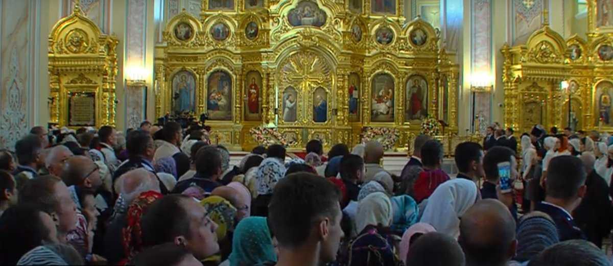 Ростовский собор рождества пресвятой богородицы вошел в десятку самых красивых храмов россии