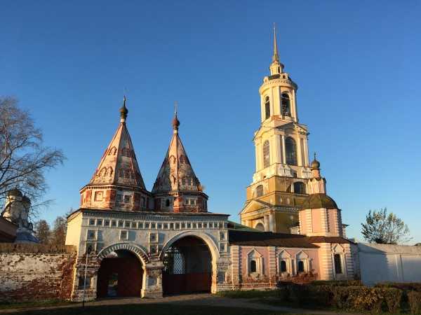 Ризоположенский монастырь - wi-ki.ru c комментариями