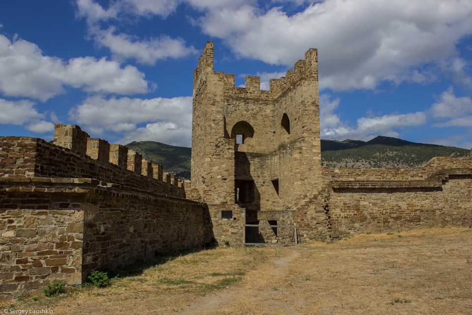 Генуэзская крепость в судаке: история, описание, фото