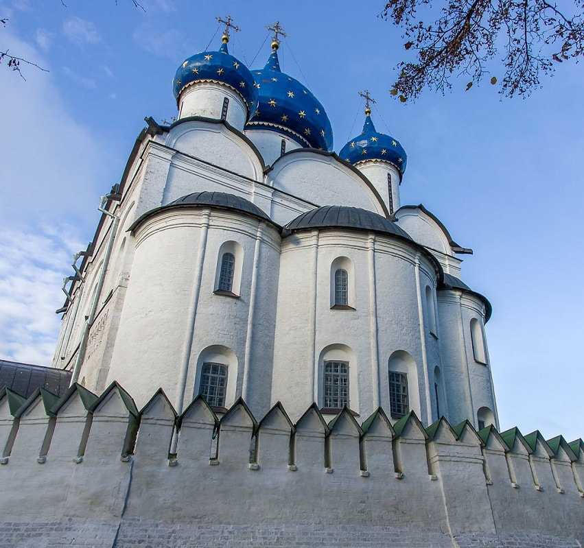 Соборы суздаля фото. Суздальский Кремль собор Рождества Богородицы. Суздальский Кремль с рождественским собором. Богородице-Рождественский собор (Суздаль). Суздальский Кремль с рождественским собором, Суздаль.