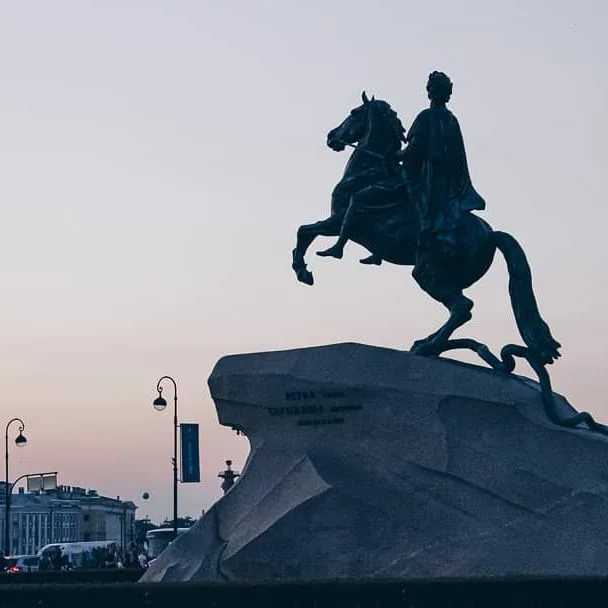 Путешествие в прошлое: 18 цветных фотографий дореволюционного петербурга
