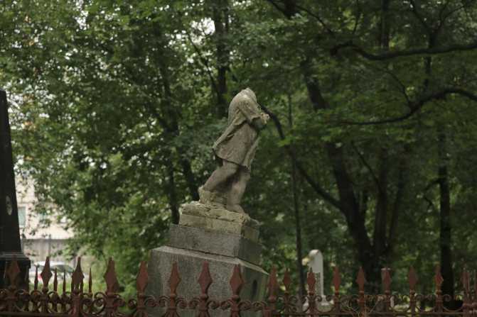Смоленское кладбище в санкт-петербурге: история и кто похоронен