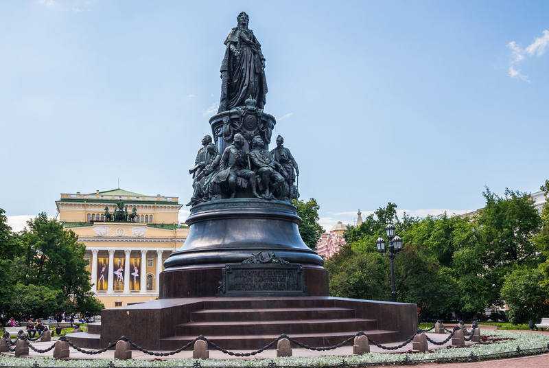 Памятник екатерине ii