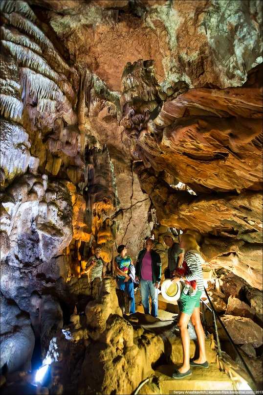 Скельская пещера в крыму: царство сталактитов и сталагмитов