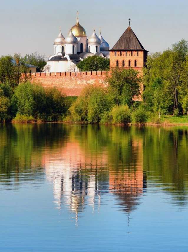 Новгородский кремль: фото, описание, башни, памятник, собор