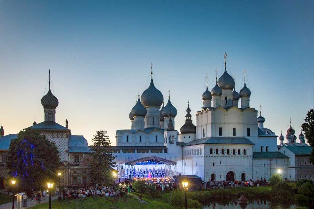 Ростовский кремль: что посмотреть, какие выставки посетить