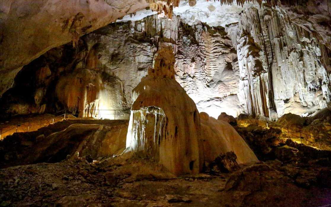 Почему стоит посетить пещеру эмине-баир-хосар: где находится, как добраться, отзывы