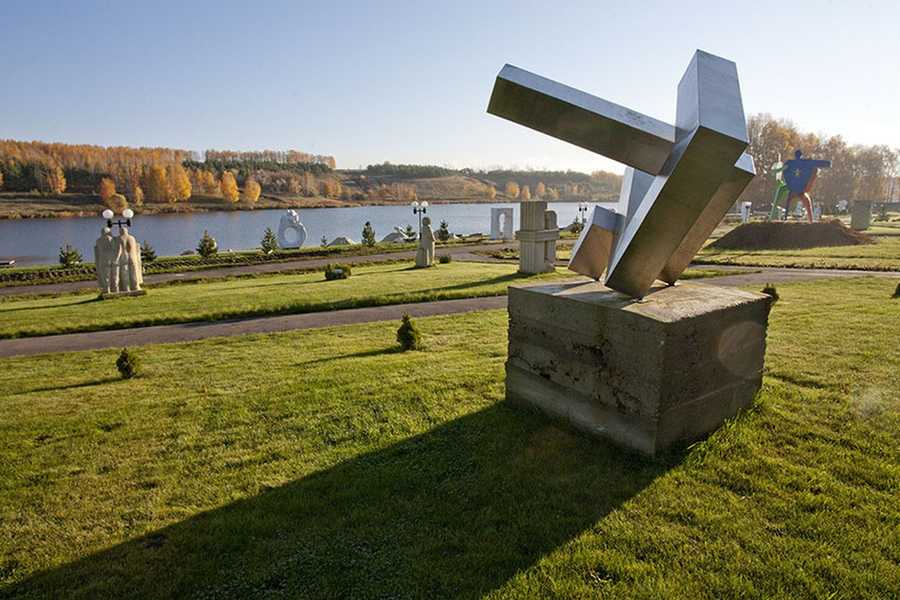 Парк скульптуры "легенда" под пензой - музей под открытым небом