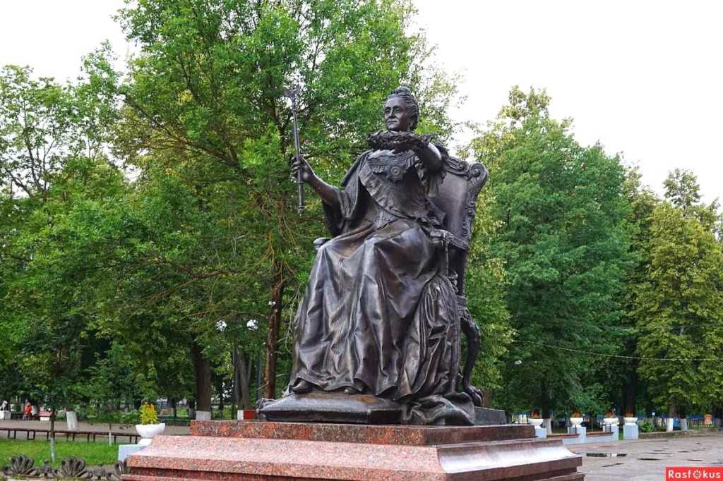 Памятник екатерине второй | санкт-петербург центр