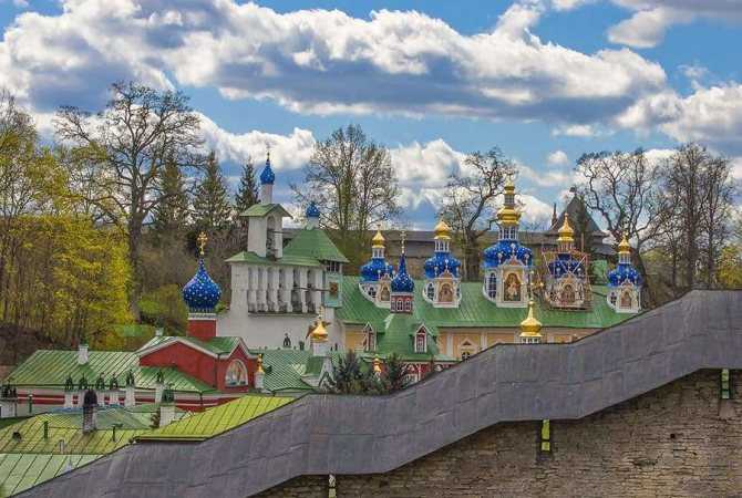 Свято-успенский псково-печерский монастырь - северо-западный рубеж православия