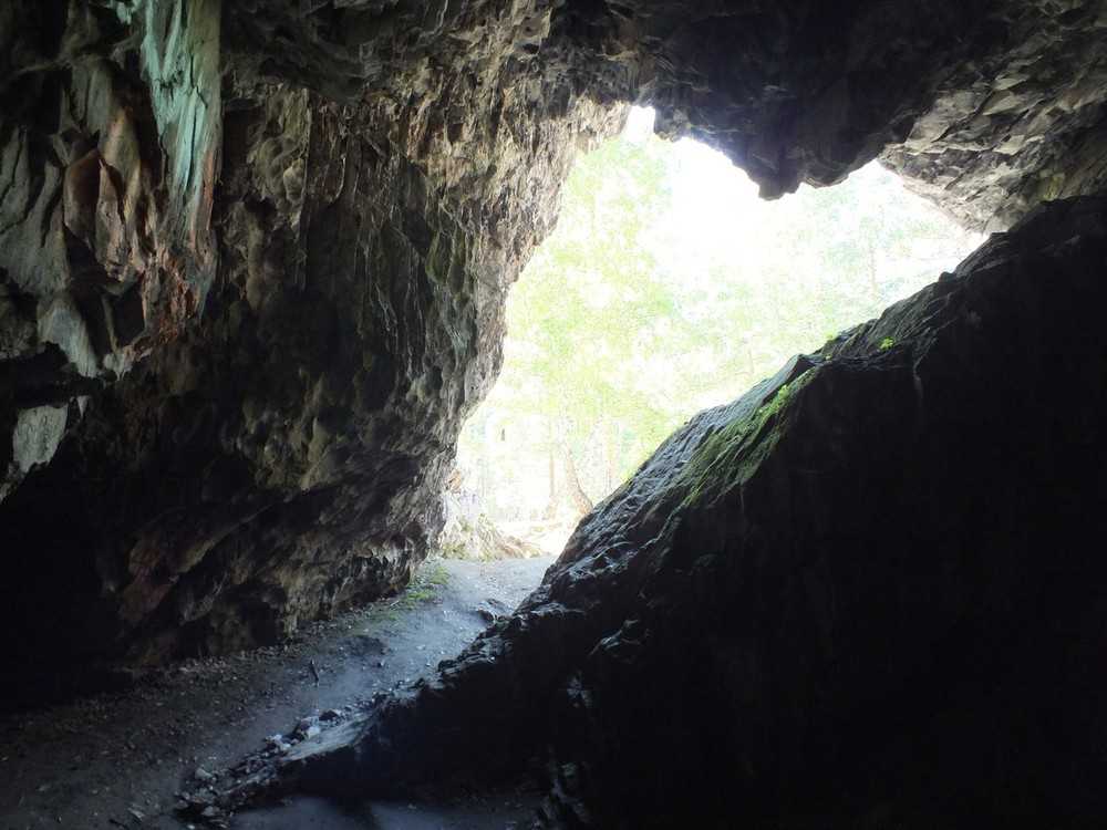 Фото Сугомакской пещеры в России. Большая галерея качественных и красивых фотографий Сугомакской пещеры, которые Вы можете смотреть на нашем сайте...