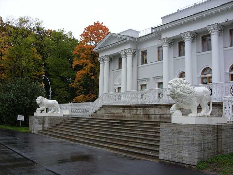 Елагин дворец в городе санкт-петербург