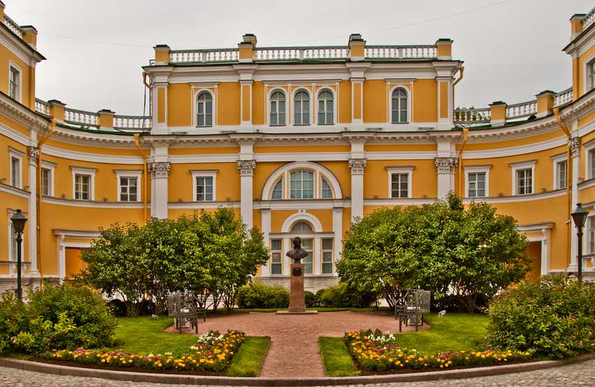 Музей-усадьба г.р.державина (санкт-петербург)