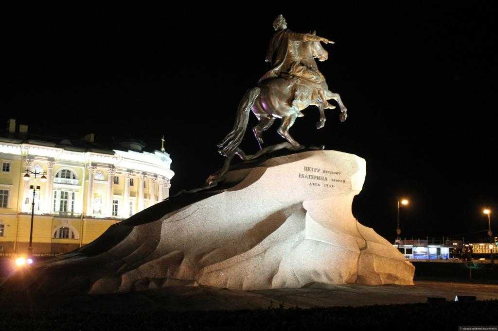 Памятник медный всадник в петербурге
