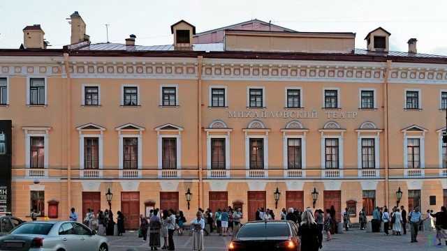 Площадь искусств (михайловский сквер), санкт-петербург: памятник пушкину, дворец, музеи и театры