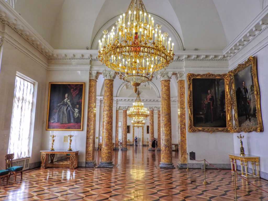 Александровский дворец – загородная резиденция семьи романовых в царском селе