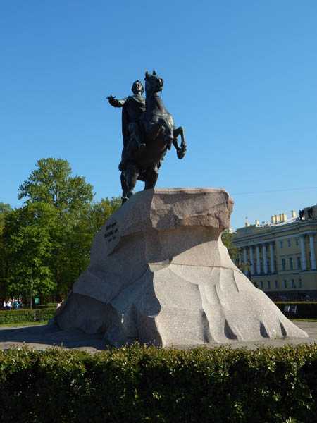 Площади санкт петербурга - дворцовая, сенатская, восстания, сенная, ленина, победы, мужества, московская, искусств, конституции