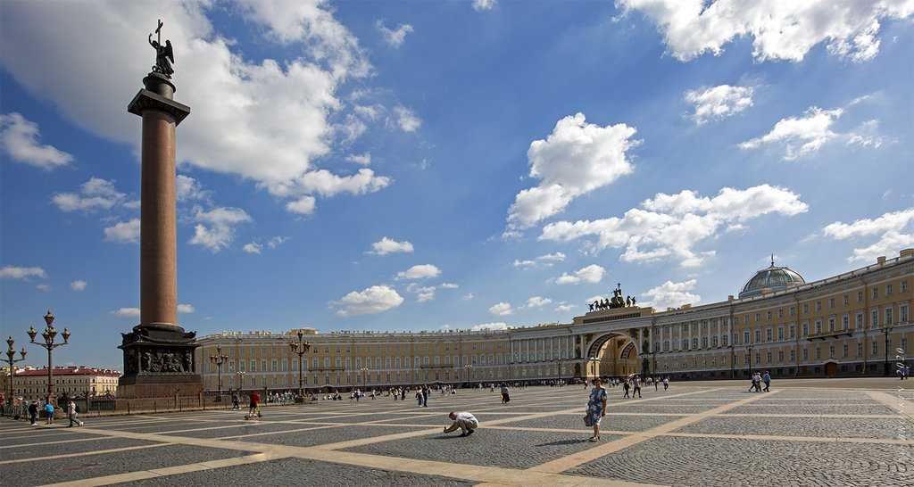 Дворцовая площадь в санкт-петербурге — эрмитаж, колонна, история, новый год — плейсмент