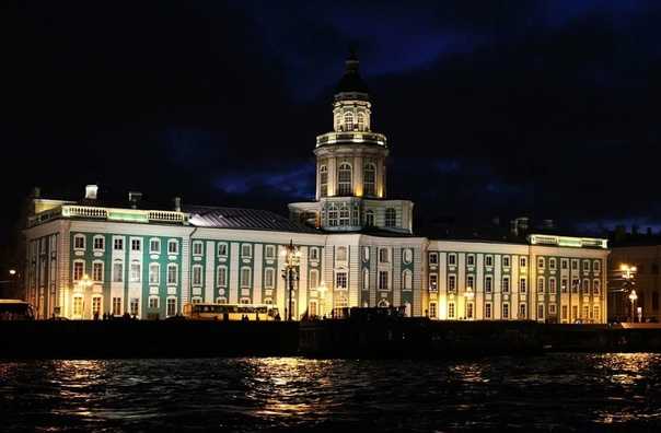 Кунсткамера - первый публичный музей в россии
