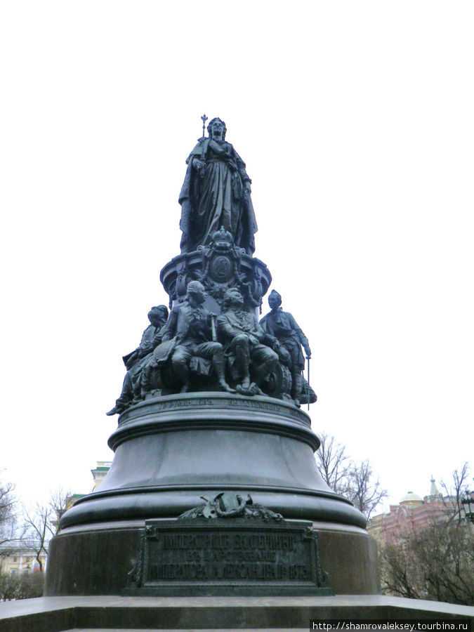 Памятник екатерине второй