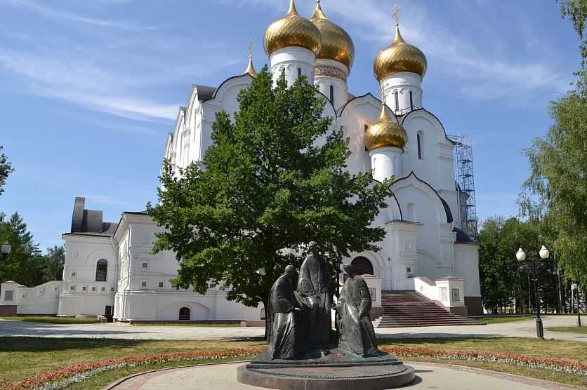 Спасо-преображенский монастырь в ярославле.