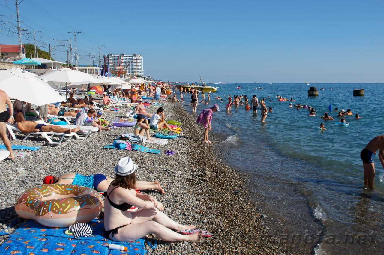 Пляж в Лазаревском 2022