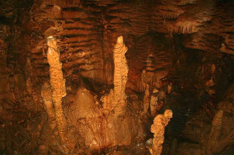 Эмине-баир-хосар или мамонтовая пещера