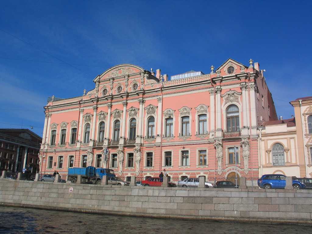 Дворец белосельских-белозерских в городе санкт-петербург