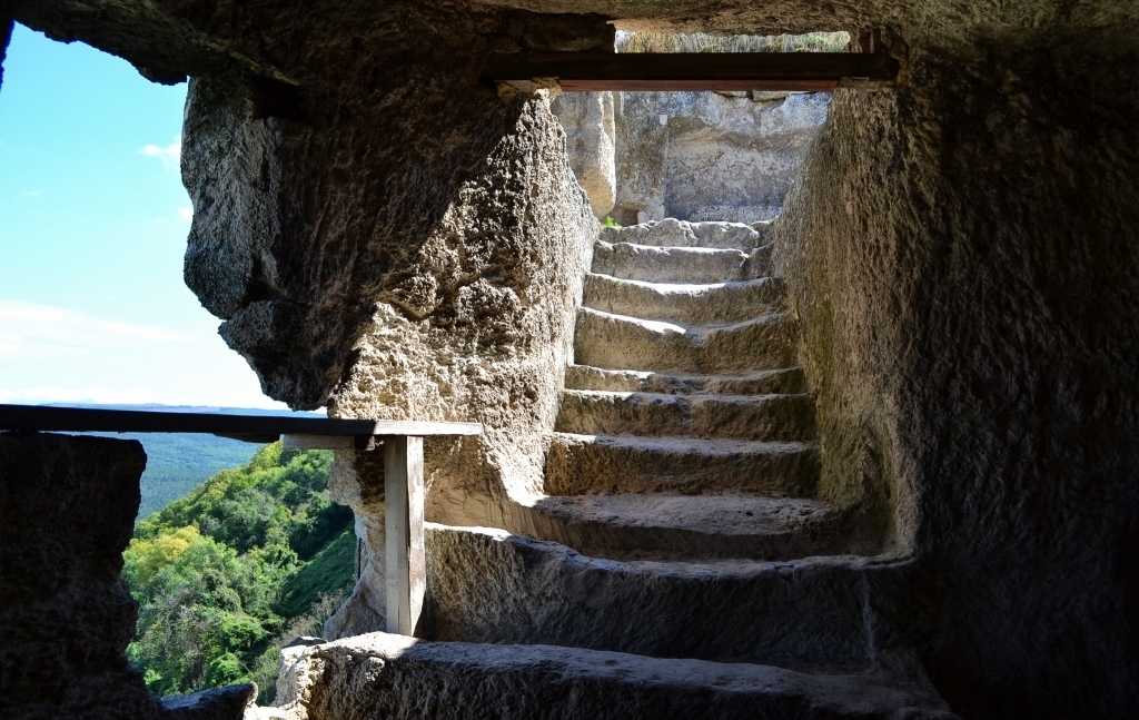 Пещерный город чуфут-кале