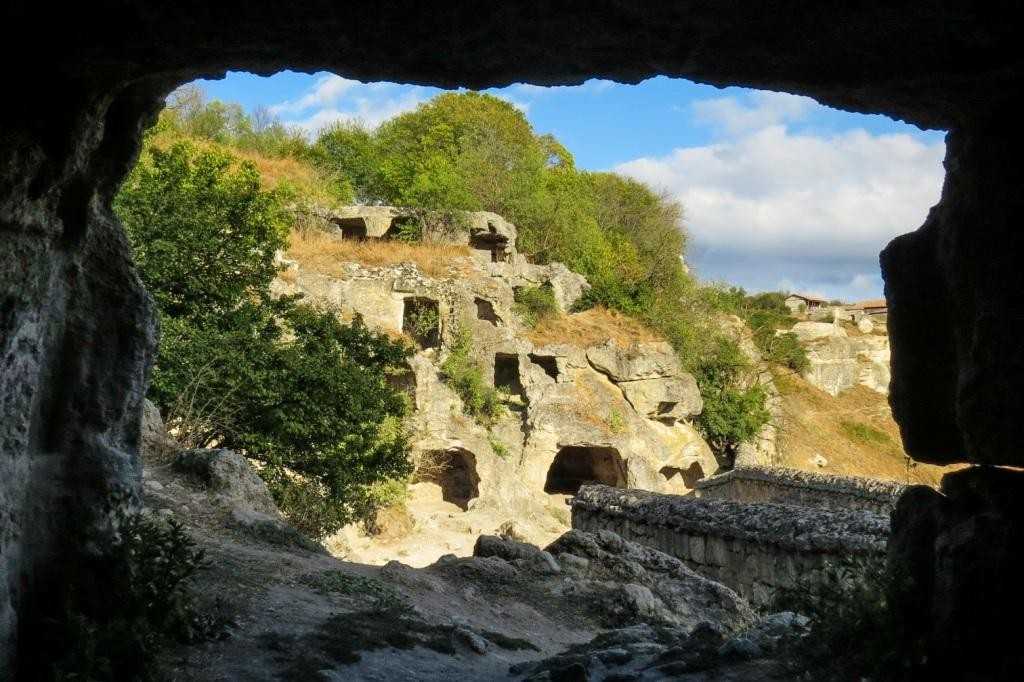 Чуфут-кале — пещерный город в крыму: история, условия посещения, как добраться, фото