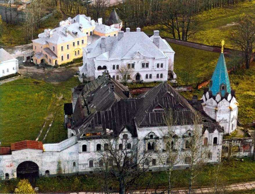 Феодоровский собор с крепостной стеной на улице миргородской